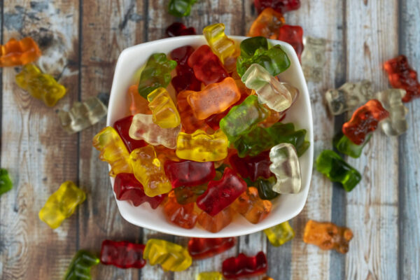 Varjatud suhkrusõltuvuse küüsis: 8 põhjust, miks valge suhkur menüüst välja jätta