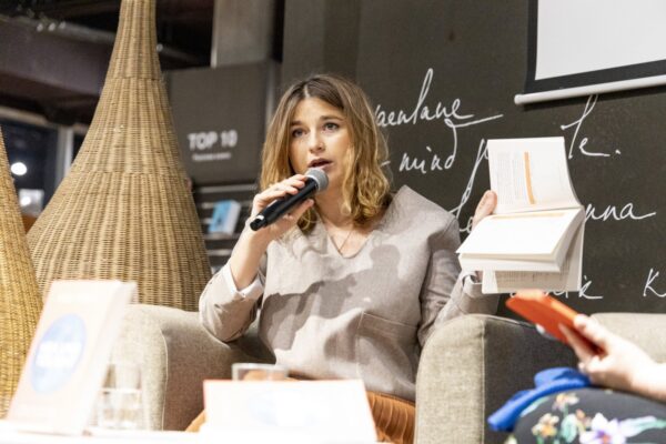 GALERII: Kene Vernik esitles oma raamatut “Hea une teejuht”