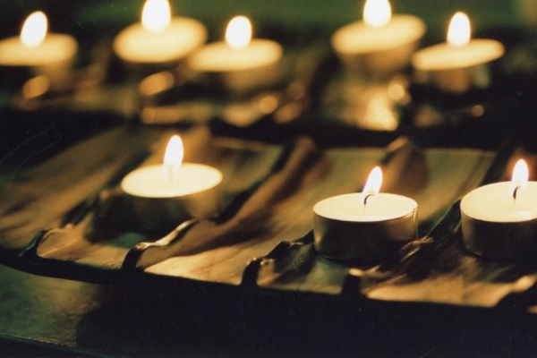 Teeküünalde ümbriseid prügikasti visata ei tohi