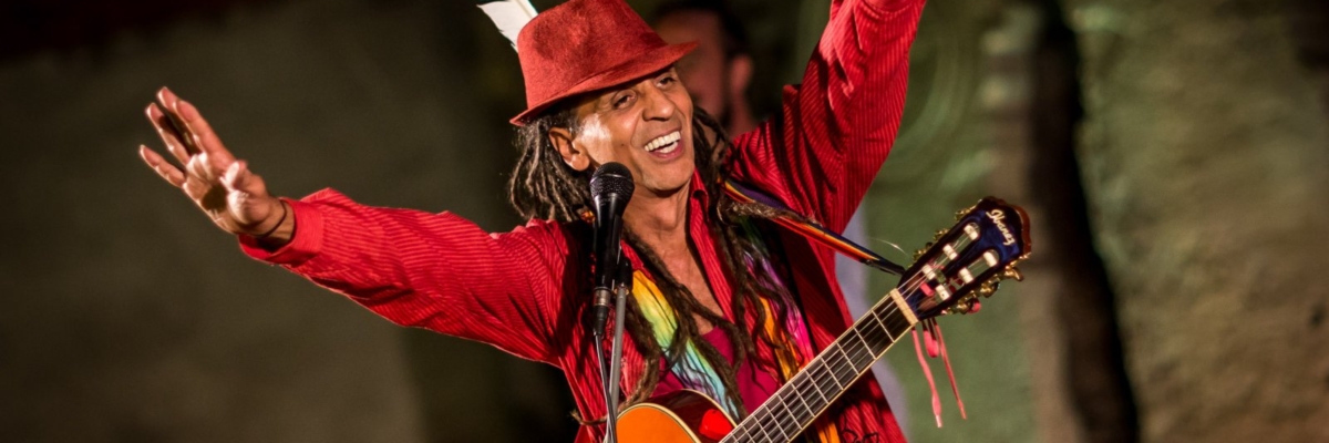 Maailmakuulus spirituaalne muusik Fantuzzi esitleb Eestis oma uut raamatut ja paneb käima võimsa latiino-peo!