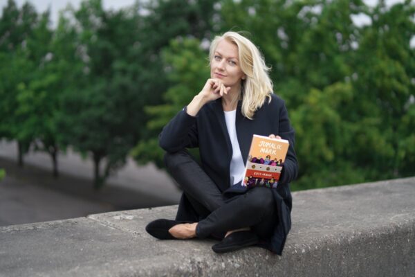 Alkeemia lugemisnurk: katkend Ester Urbala debüütnovellikogust “Jumalik märk”