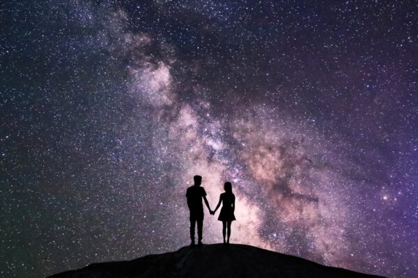 Armastus on tähtedelt tulvav vesi