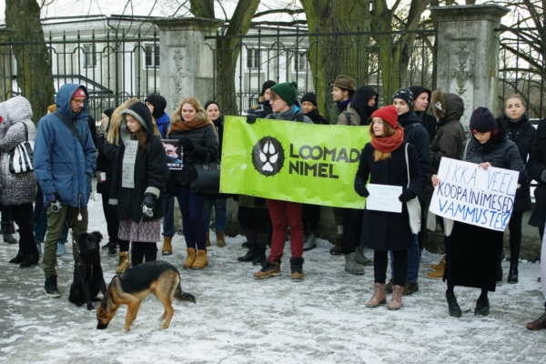 Eilsel meeleavaldusel karusloomafarmide keelustamise poolt osales üle 100 inimese
