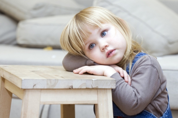 Emaks olemise kunst IV: Rongaemad ei lase oma lastel “armastuse patareisid” täis laadida