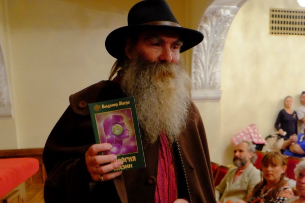 GALERII: Vladimir Megre lugejakonverents tõi kokku Vene kultuurikeskusetäie Anastasia fänne