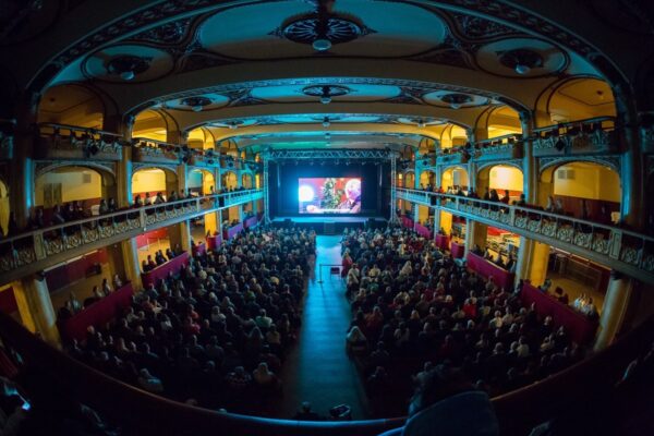 Eriline filmielamus: eksklusiivne dokumentaalfilm “Esimene kontakt” avab maavälise elu teemasid