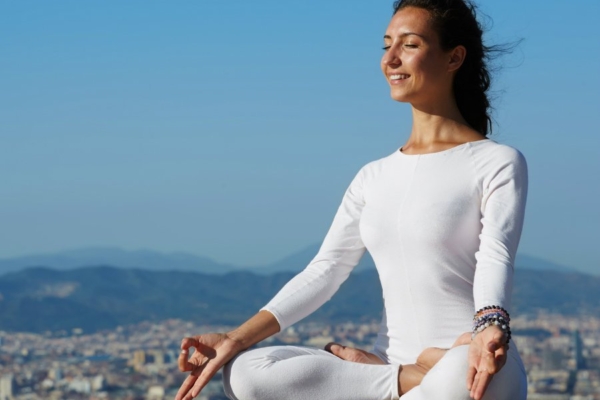 OSHO õpetab sisemise naeratuse meditatsiooni, millega olla õnnelik 24h