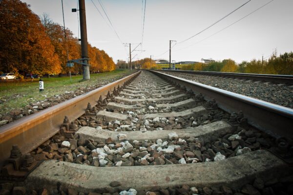 Ettevaatust! Edelaraudtee kasutab umbrohutõrjeks Monsanto mürgist vahendit Rodeo XL