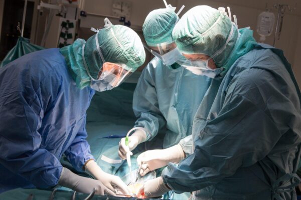 Läbimurre: halvatud mees Darek Fidyka suudab pärast teedrajavat lõikust taas kõndida!