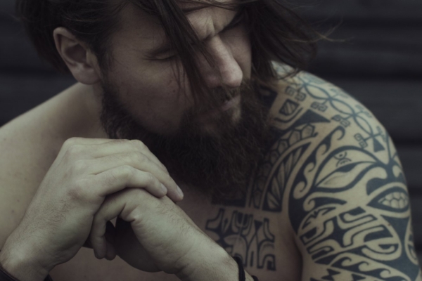 Alkeemia lugemisnurk. Jesper Parve: ära võrdle porgandit peenisega