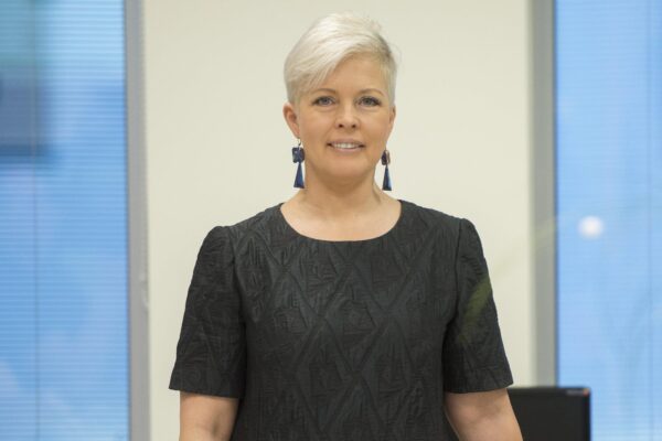 Evelin Ilves: üks tavaline eesti mees on julge nagu hunt ja õrn kui karubeebi