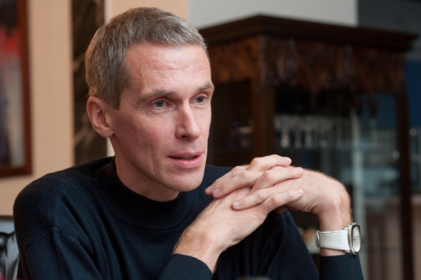 Kristjan Port: mobiiltelefoni, teleri, tahvel- ja sülearvuti samaaegne kasutamine “pisendab” aju