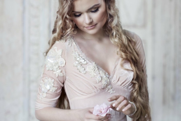 Alkeemia lugemisnurk: Mari Metsalliku nõuanded naistele, kuidas suurendada oma sensuaalsust ja külgetõmmet