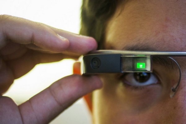 Tagasivaade aastale: keerulist reaalsust nägevad prillid, nutitud kellad ja painduvad telefonid