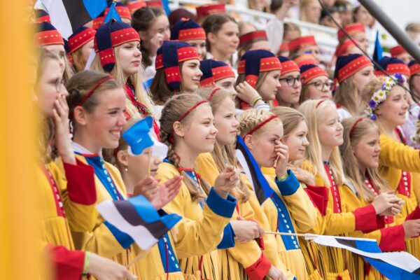 Laulu- ja tantsupidu loobub ühekordsest plastist ja paneb peolised prügi sorteerima