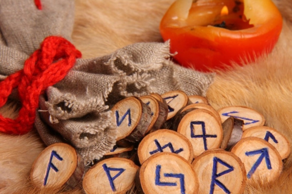 Ruunimeditatsioon avab värava muinasuneaega ja aitab saavutada kooskõla emakese Maa tarkusega