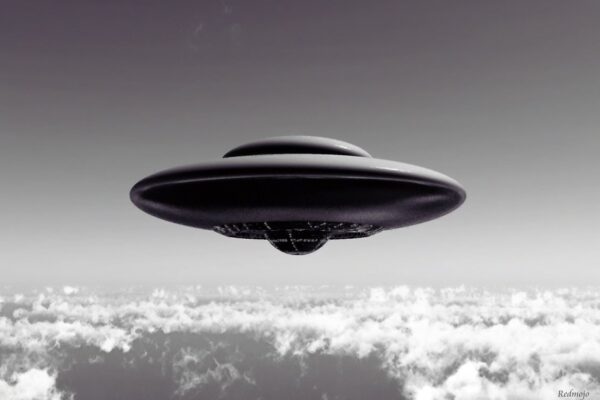 Ufovaatlused Nõukogude armees: “Lendav taldrik oli ovaalne, väga suur, liikus helitult – põlvist võttis nõrgaks, nagu oleks mingi üleloomulik jõud”