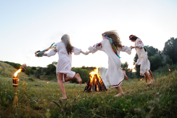 Jaanilaupäev on maagiline aeg: 11 jaanitraditsiooni, mis toovad õnne, armastust, ilu ja tervist