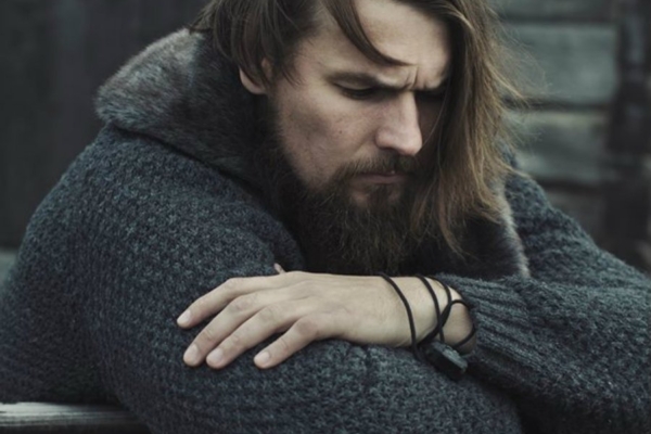 Alkeemia lugemisnurk | Jesper Parve: enesekindlus on su tugevaim relv ja ohtlikem vastane