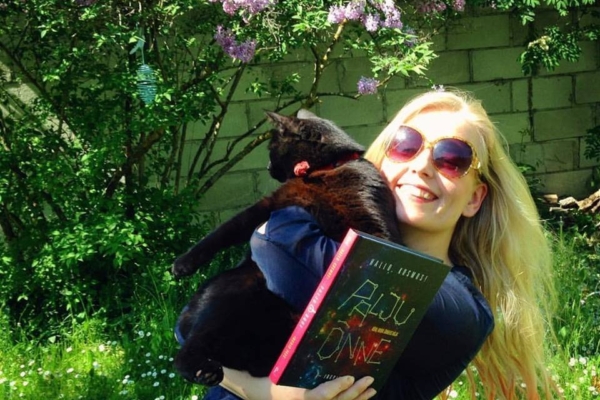 Ingrid Peek koostas raamatu “Hallo, Kosmos! Palju õnne” – kõik, mida õnneks vaja!