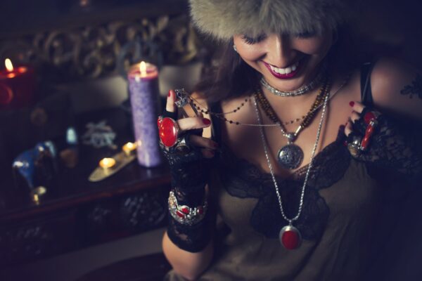 Salarelv maapõuest – tasakaalusta tšakraid kristallide abil