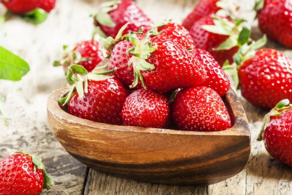 Käes on maasikaaeg: 10 head põhjust, miks nautida maasikasöömist