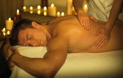 10 nippi, kuidas oma mehele tantramassaaži teha