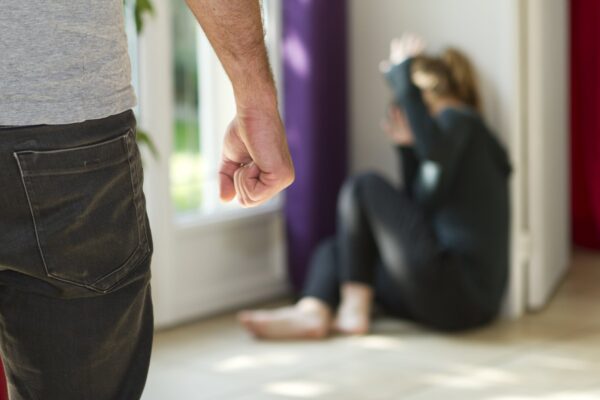 Emotsionaalne vägivald, I osa: mis see on ning kuidas satutakse emotsionaalselt vägivaldsesse suhtesse