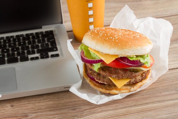 Ületöötamine ajab keskelt paksuks