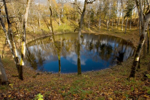 15 Eestimaa pühapaika, mida võiksid suvel külastada