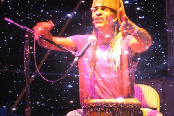 Tallinna külastab Woodstocki festivalil esinenud maailmakuulus spirituaalne hipilegend Fantuzzi