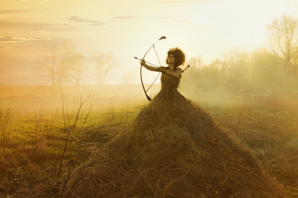 Muinasjutuline päevaraamat “Naise väe maagiline aastaring” rõõmustab naisi müstiliste tarkustega