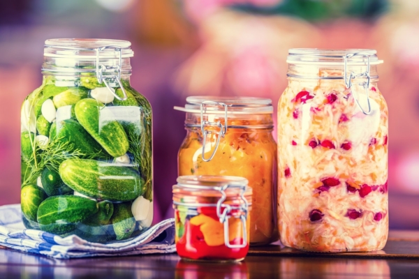 Hapendatud köögiviljasalat pakatab probiootikumidest