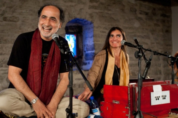 Jooga – ja muusikafestivalil esinevad Osho õpilased Satyaa ja Pari