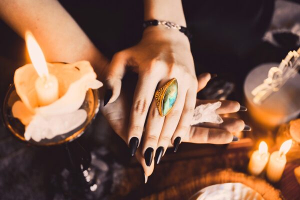 Ettevaatust! 3 musta maagia trikki, mida ära kunagi ette võta