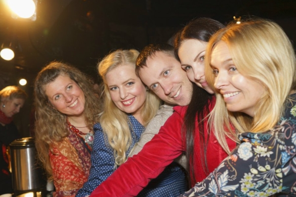 HIIDGALERII: Alkeemia tähistas neljandat sünnipäeva meeleoluka olengu ja terviseteemalise vestlusringiga