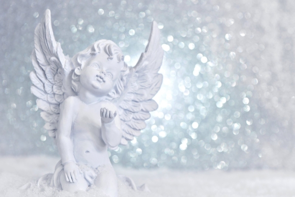 Alkeemia lugemisnurk. Inglid aitavad sul leida oma hingesugulast ja parandada olemasolevat suhet