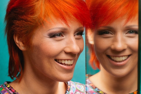 RAAMATUKATKEND! Lea Dali Lion nägijaks saamisest, eksimatust juhatusest oma teel, fiktsioonmaailma tagamaadest ja koertest