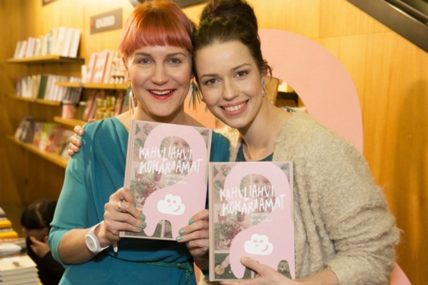 GALERII: Merle Liivak ja Hele-Mai Alamaa esitlesid Kahvliahvi kokaraamatut mõnusa lasterikka meluga