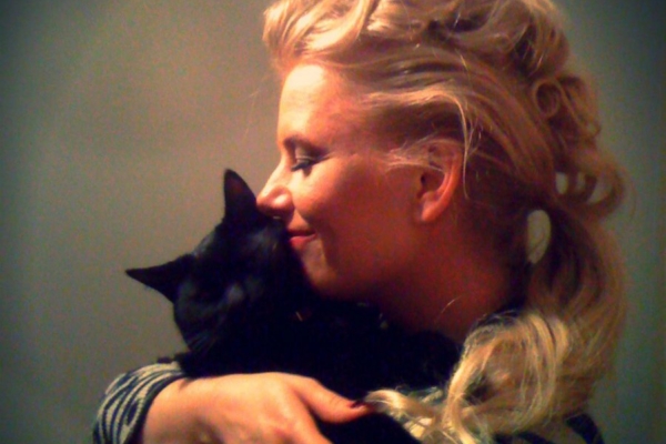 Ingrid Peek liikidevahelisest suhtlusest: Hallo, Kosmos! Hallo, Inimene?