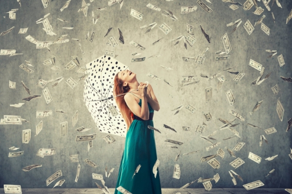 Vaimsus versus raha – mis on vaimsuse ja raha piirid? Kas kasutada maagiat või leida oma tee külluse manifesteerimiseks?